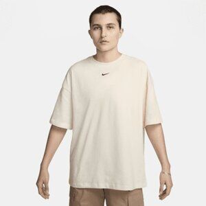 Nike Sportswear Essential Women's Oversized T-Shirt Size: S (4–6)